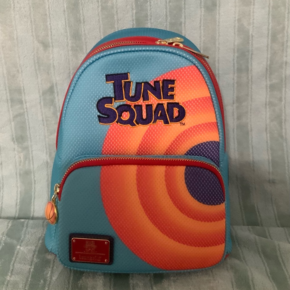 BNWT LOUNGEFLY Bugs Bunny Space Jams Backpack
